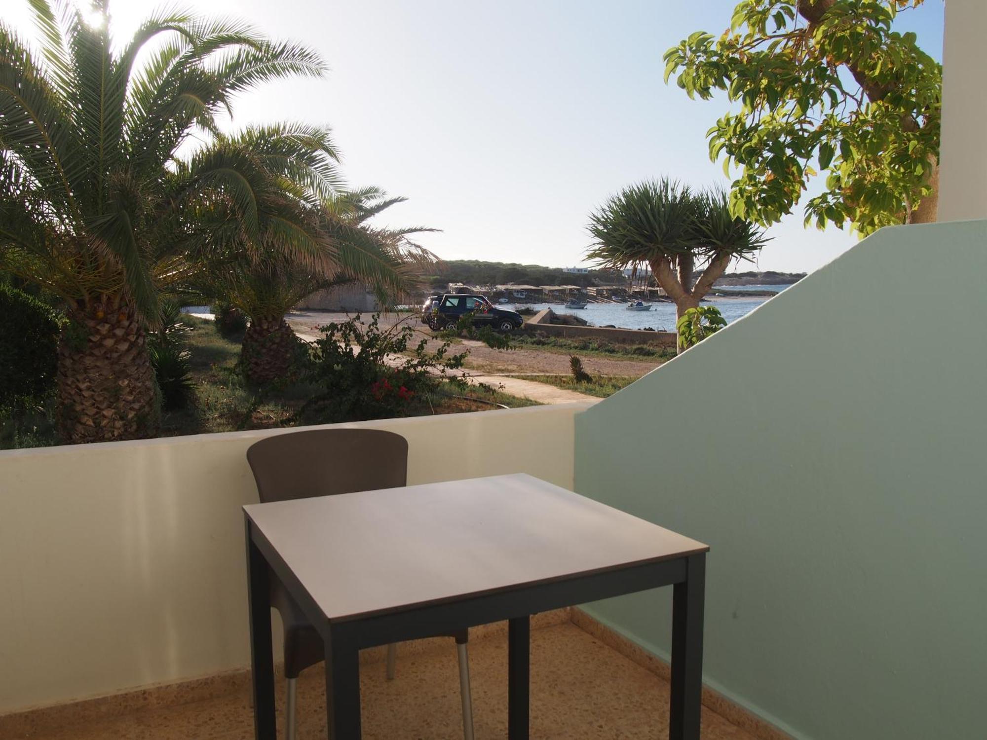 Hotel Roca Bella Es Pujols Ngoại thất bức ảnh