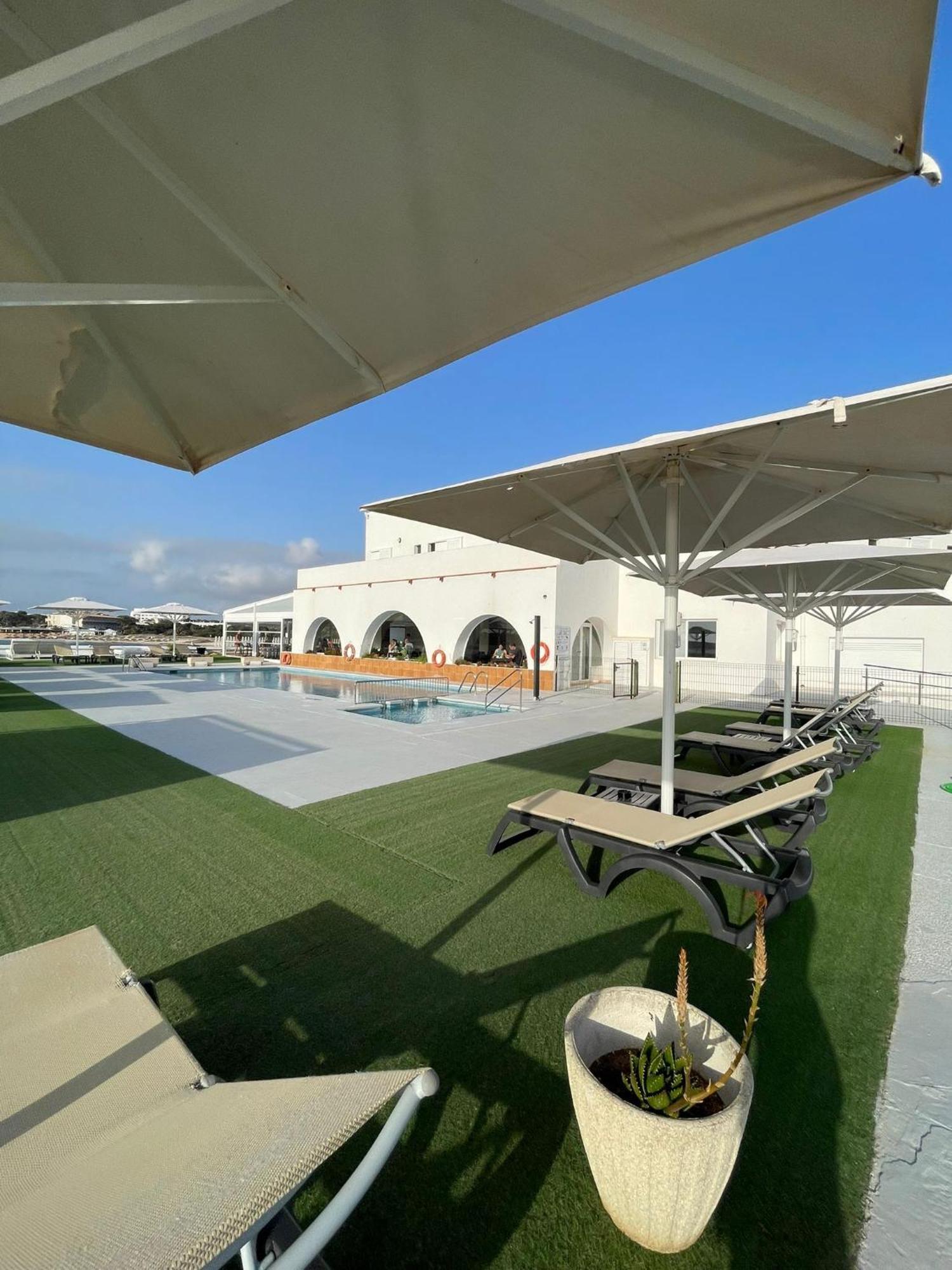 Hotel Roca Bella Es Pujols Ngoại thất bức ảnh