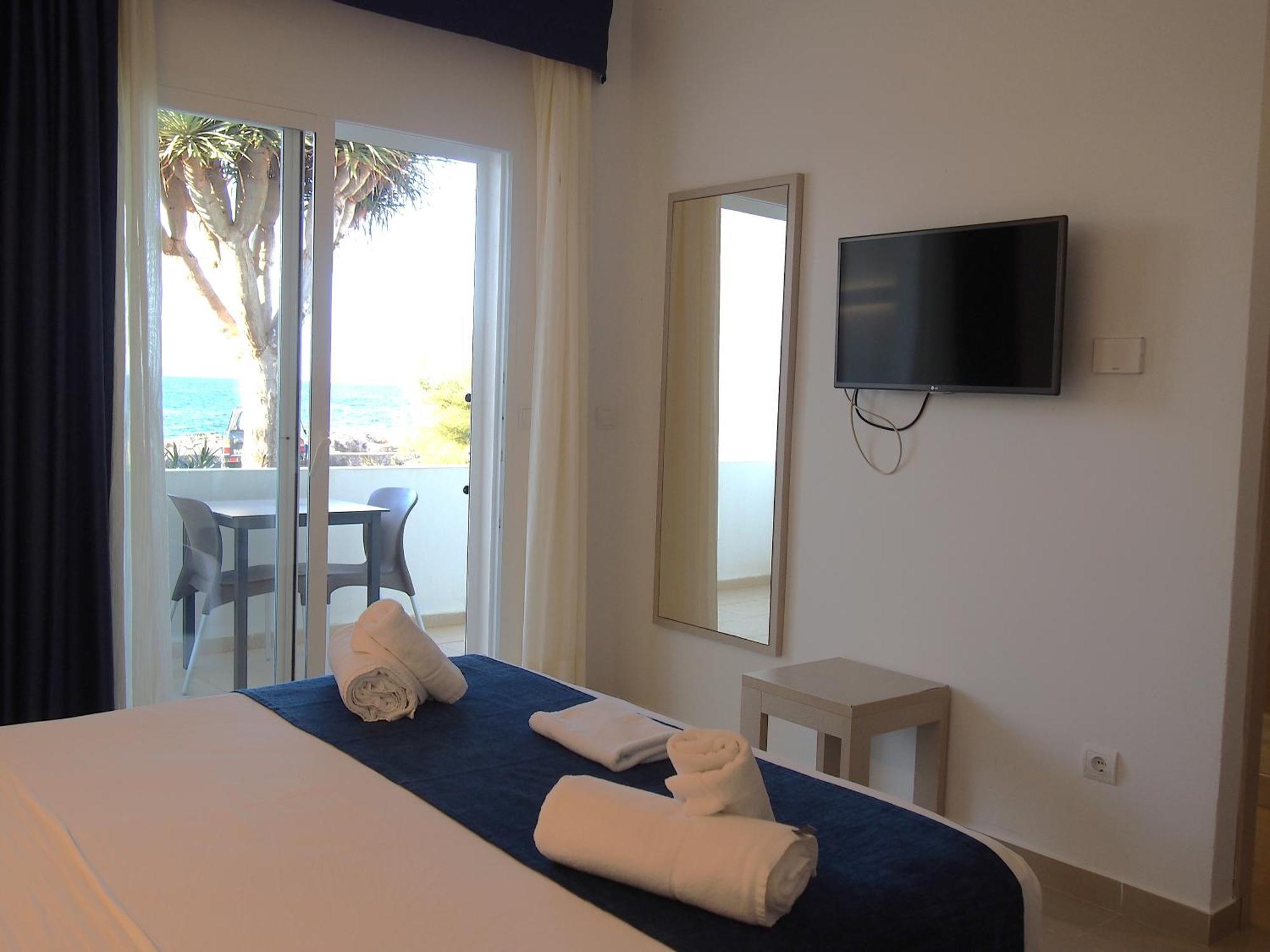 Hotel Roca Bella Es Pujols Ngoại thất bức ảnh